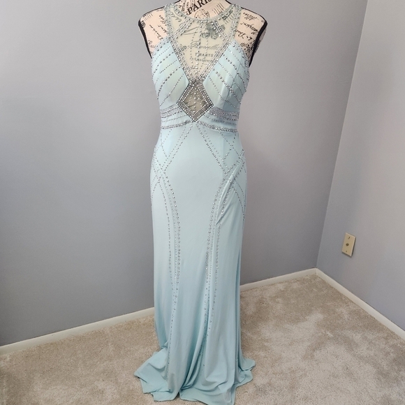 Cachet NWT Glamorous Jeweled Jersey Gown with Cutouts Color Mint Size 2 - Picture 2 of 15